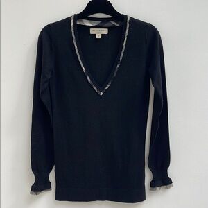 BURBERRY Black Wool V-neck sweater with silk trim lightweight XS NEW